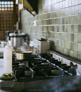 Comment nettoyer les cuisines professionnelles dans les systèmes H.A.C.C.P. ?