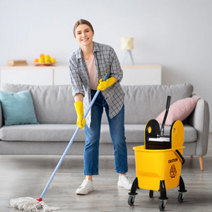 Seaux à récurer les sols avec roues offerte al miglior prezzo