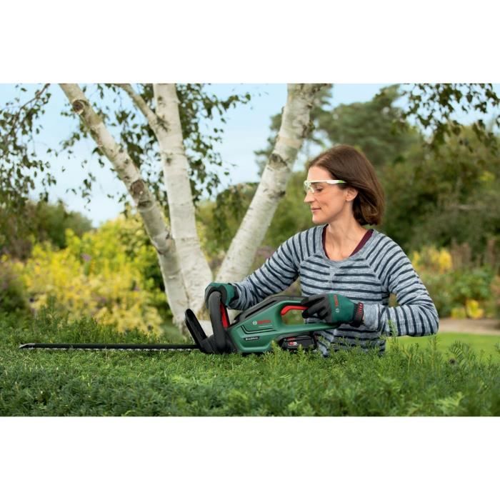 Taille-haie sans fil Bosch UniversalHedge Cut 18-55 sans batterie
