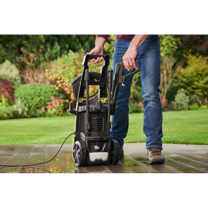 Nettoyeur haute pression 1800 W 130 bar 420 L - flexible de 5 m - réservoir de 0,9 L - lance diverse - lance turbo - brosse multi-surf