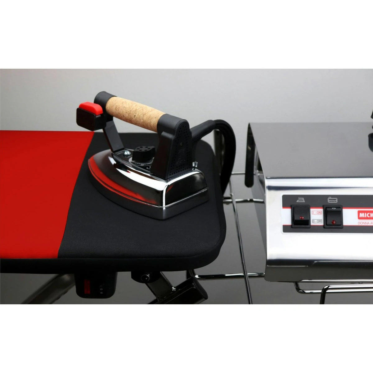 Asse da stiro riscaldato aspirante e soffiante 122 x 45 cm Evolution nero