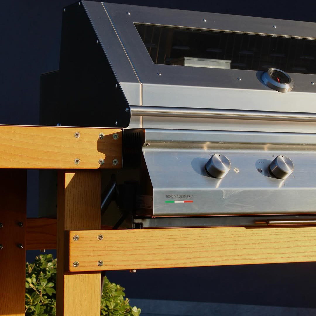Barbecue à gaz de comptoir Fry Top 750 Basic à 4 brûleurs avec drain en V