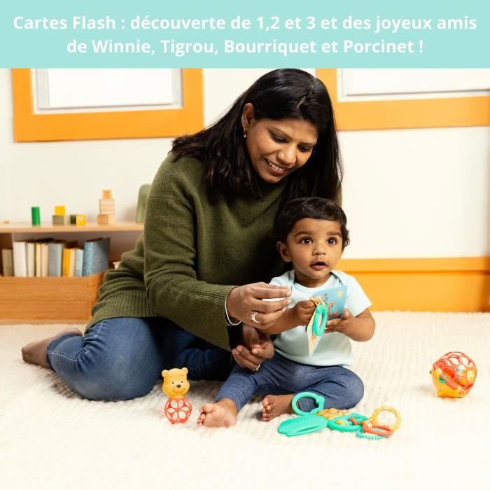 DISNEY BABY -WINNIE- Set de regalo de nacimiento para beb�, 5 juguetes que incluyen 1 mordedor de Winnie the Pooh y una pelota O, sonajero y clip para cochecito