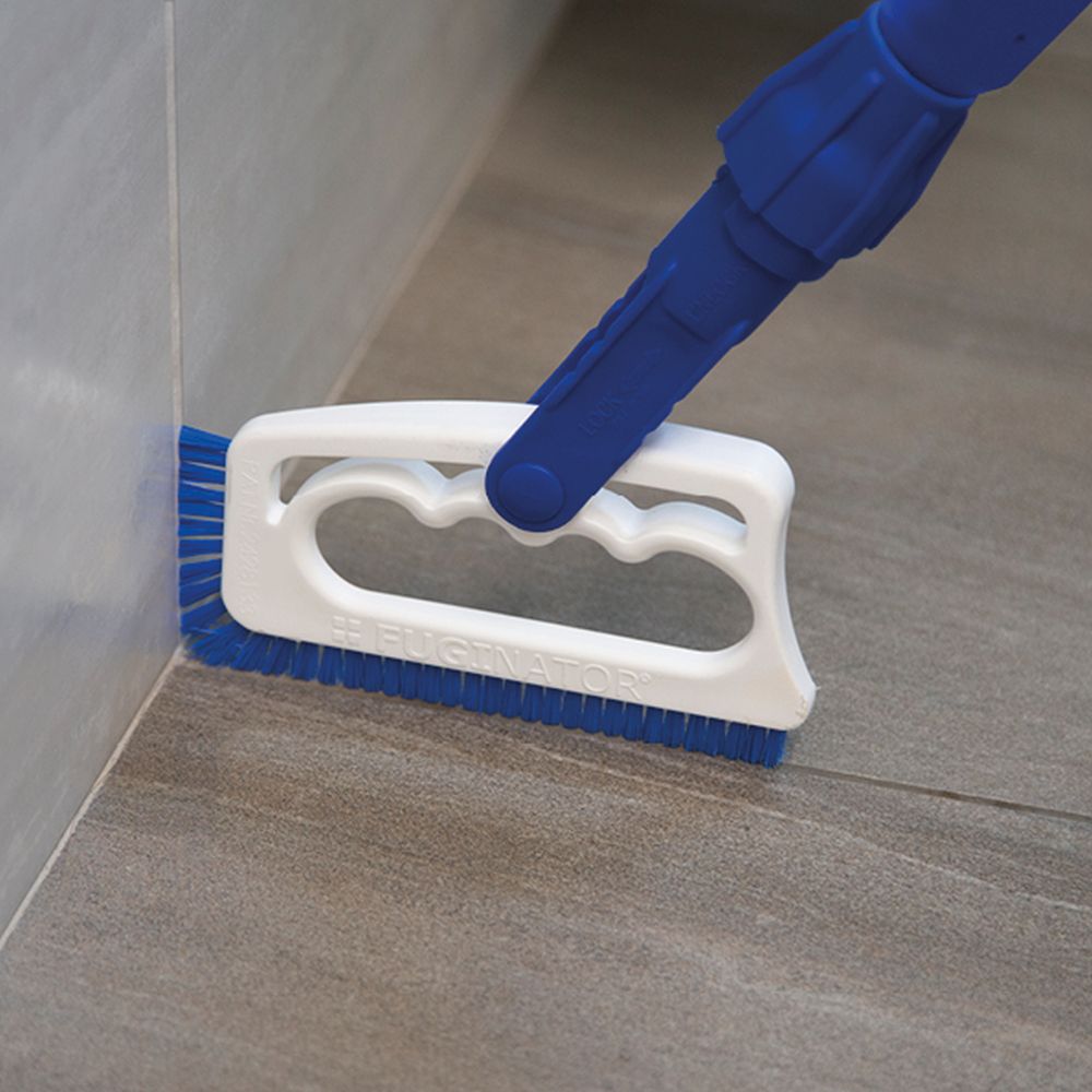 Nettoyez les joints avec la buse et l'écrou annulaire