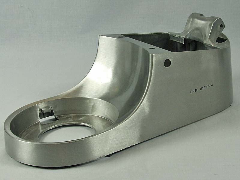 PIÉDESTAL CHEF EN ARGENT BROSSÉ KM013