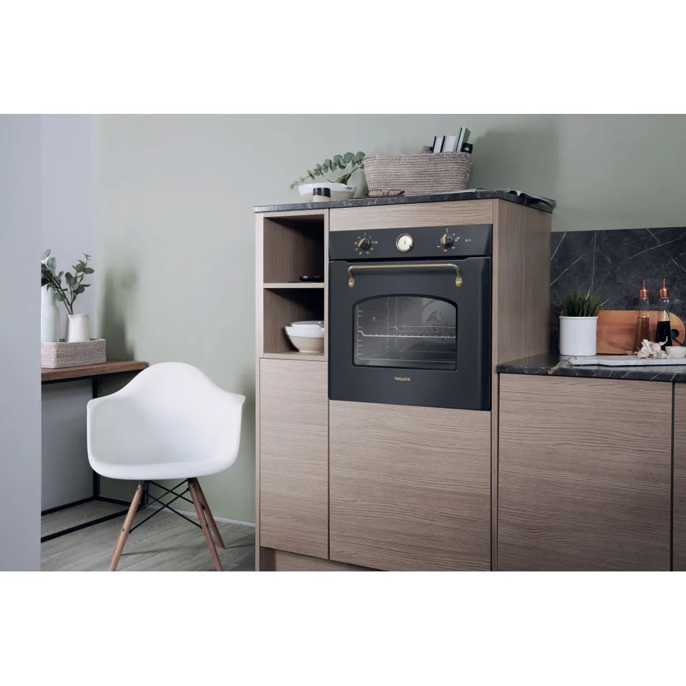 Four encastré autonettoyant Hotpoint FIT 804 H AN HA