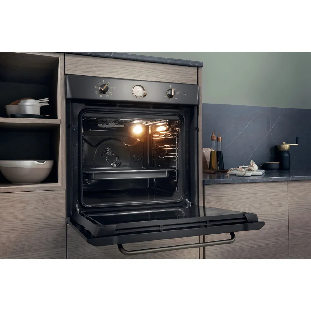 Four encastré autonettoyant Hotpoint FIT 804 H AN HA