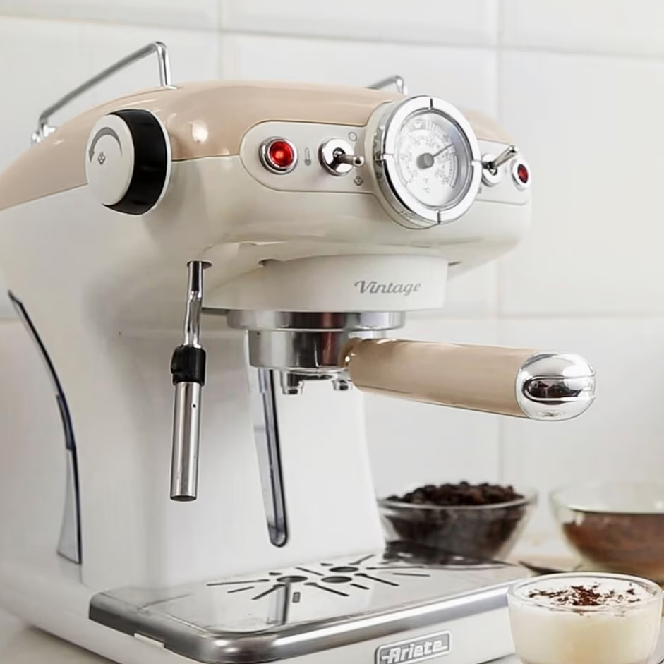 Machine à café à porte-filtre