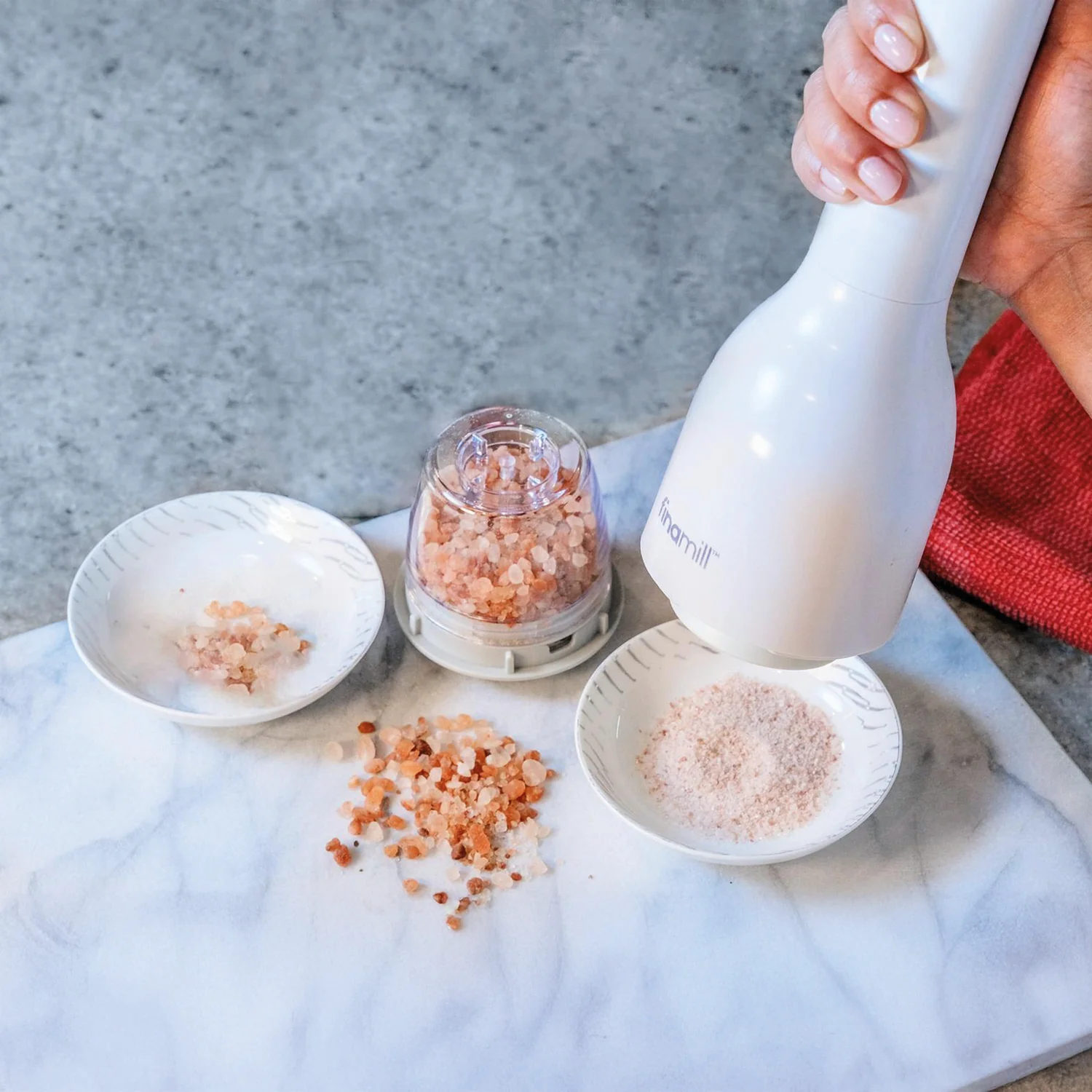 Moulin à épices électrique rechargeable par USB Finamill Soft Cream avec 2 récipients