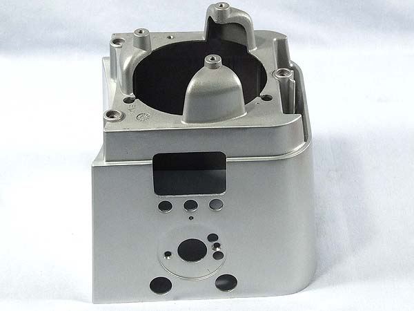 TROU DE MISE À LA TERRE DU CORPS