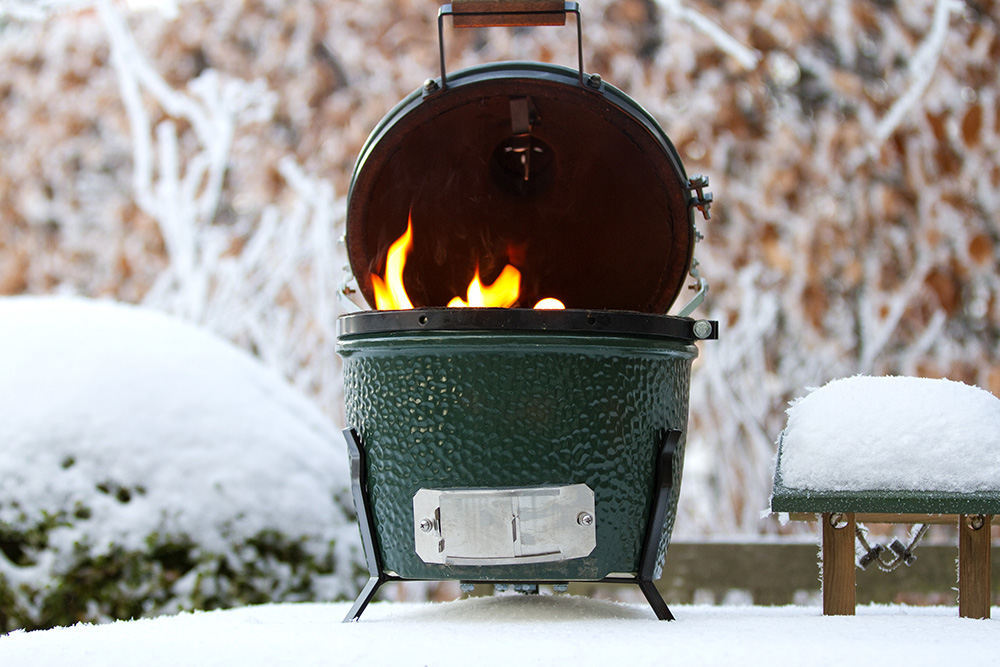 Mini barbecue portatif au charbon Big Green Egg