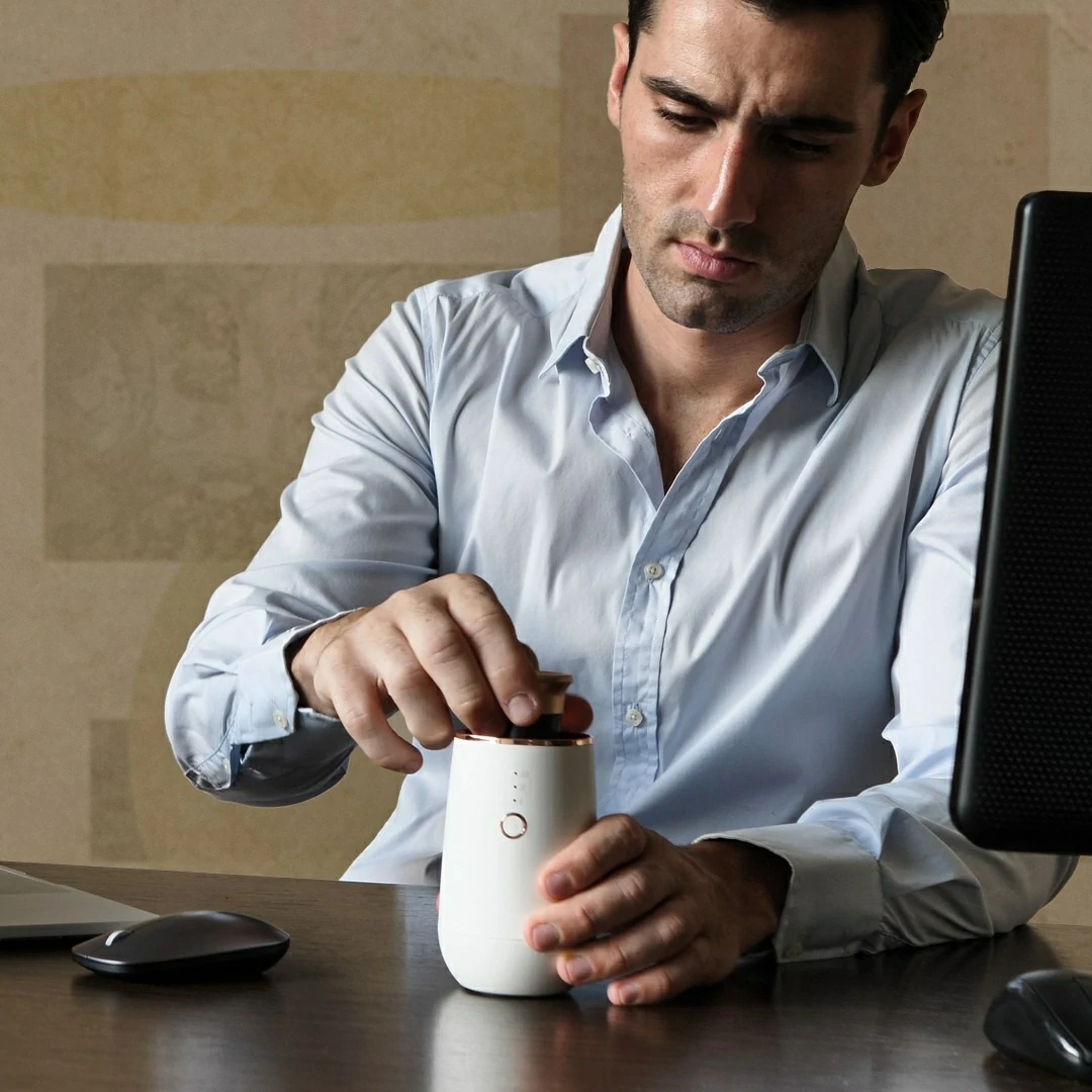 Désodorisant électrique Lux Essenzapura blanc et argent